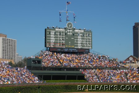 Wrigley Field, Bleacher Bums. Outfield Scoreboard Wrigley, Ivy